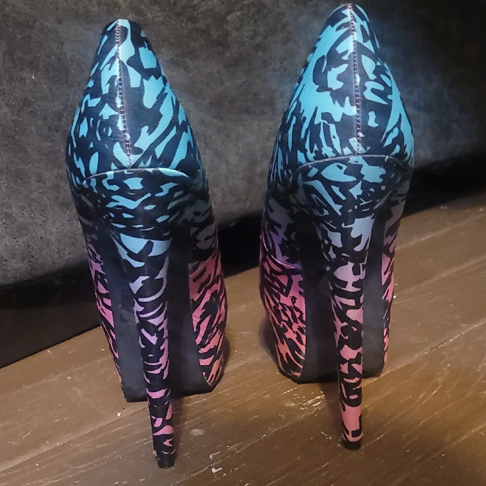 Bumper Vibrant Animal Print Heels - Picture 3 of 5